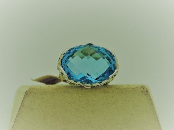 13.00 Ct Blue Topaz and 1.00 Ct Sapphires Flamboyant 18k Retro Ring